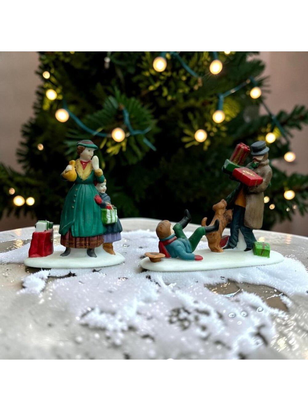 Dept 56 Don't Drop the Presents Christmas in the City Village Figurines - 1992